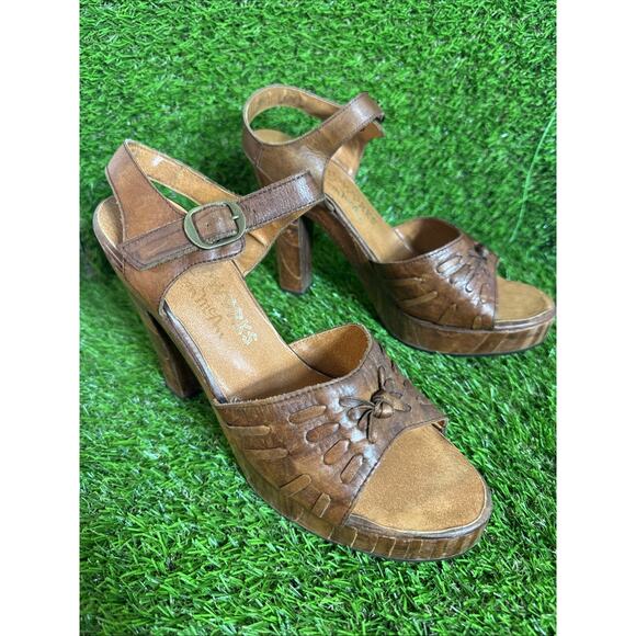Thom McAn Vtg Brown Leather Woodwork Sandal With Block Heel Boho Hippy Festival - Picture 4 of 16